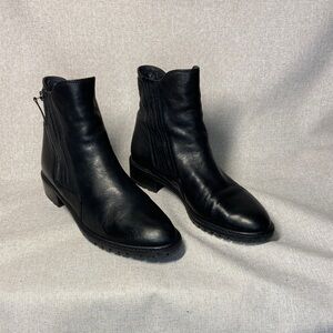 Stuart Weitzman Black Leather Women’s Boots. Size 9,5.